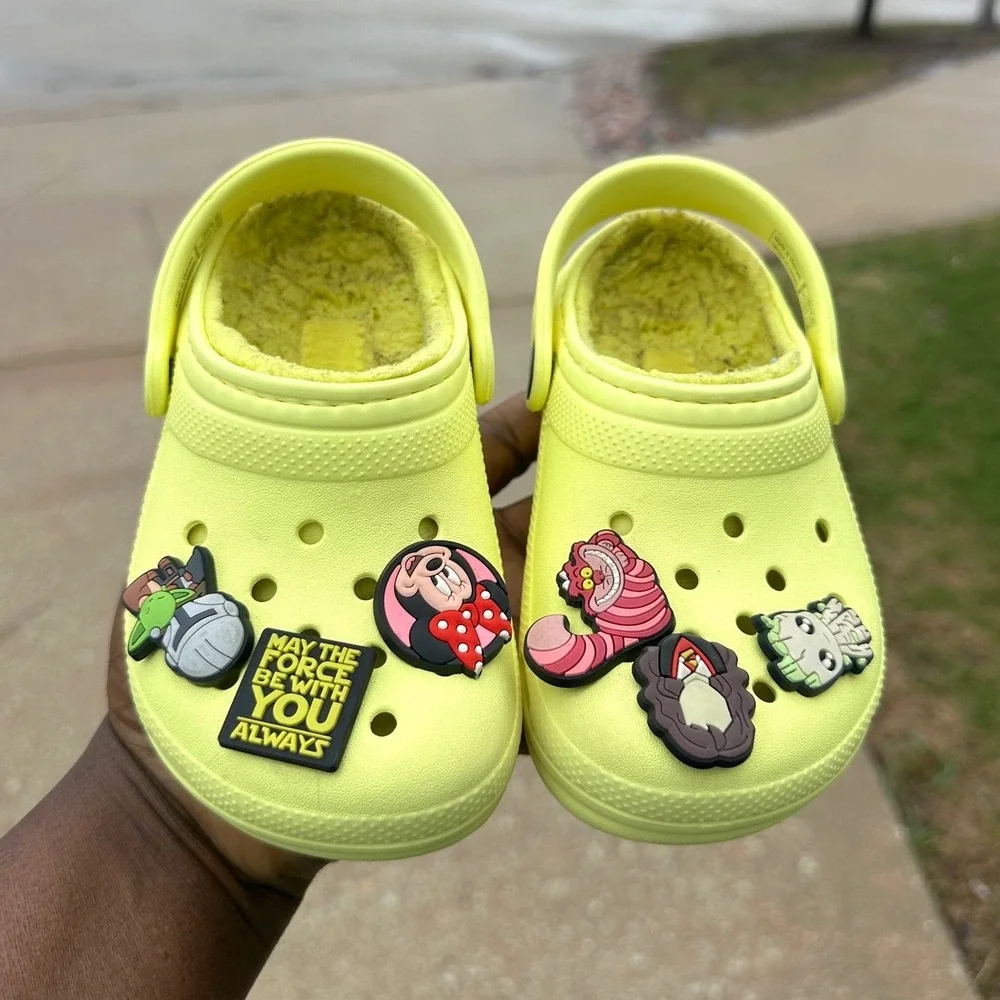 Crocs Kids Classic Lined Crocs With Charms Toddler Size 9 Yellow‎ Shoes